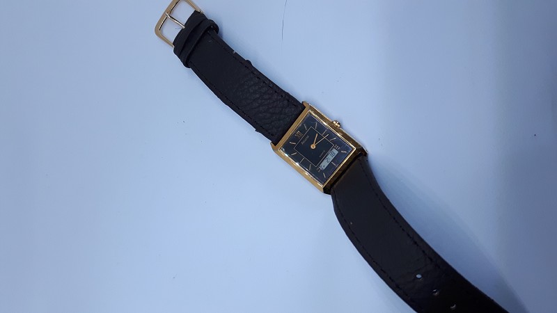 Accurist analogue/digital Mans Watch Gold Plated face
