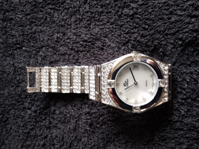 Ladies Genere quartz watch with mother of pearl face