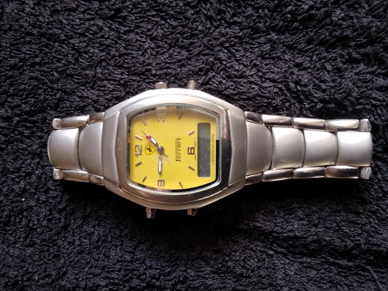 Ferrari man's yellow faced digital/analogue mans watch