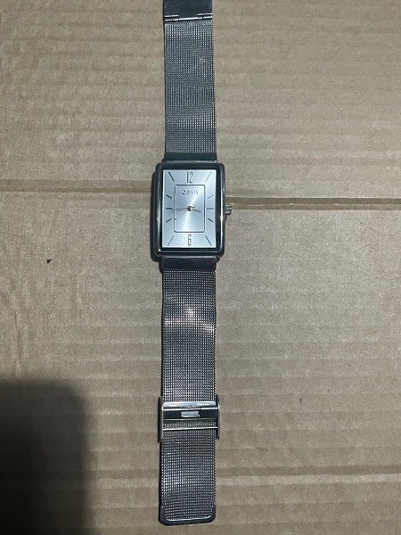 Oasis unisex quartz watch with metal link strap